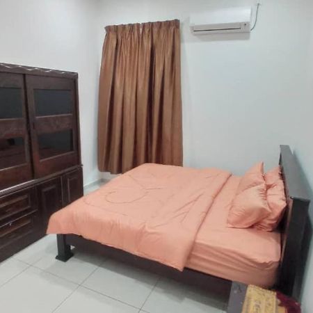 Maryam Homestay Jertih Esterno foto