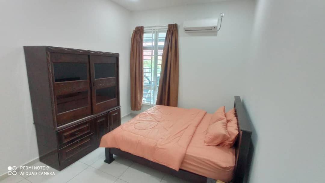 Maryam Homestay Jertih Esterno foto