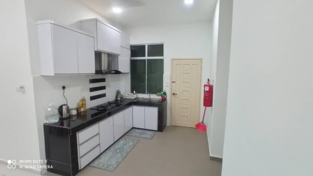 Maryam Homestay Jertih Esterno foto