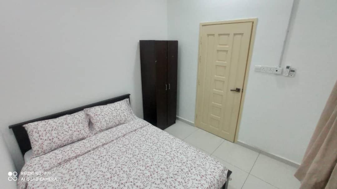 Maryam Homestay Jertih Esterno foto