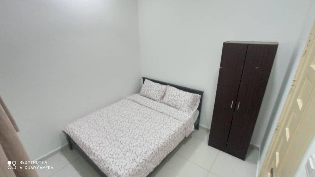 Maryam Homestay Jertih Esterno foto