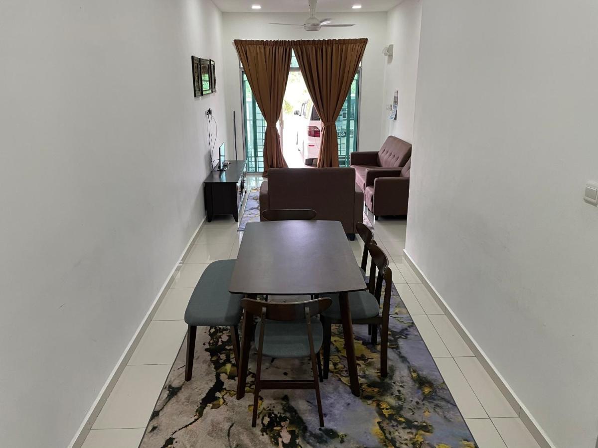 Maryam Homestay Jertih Esterno foto