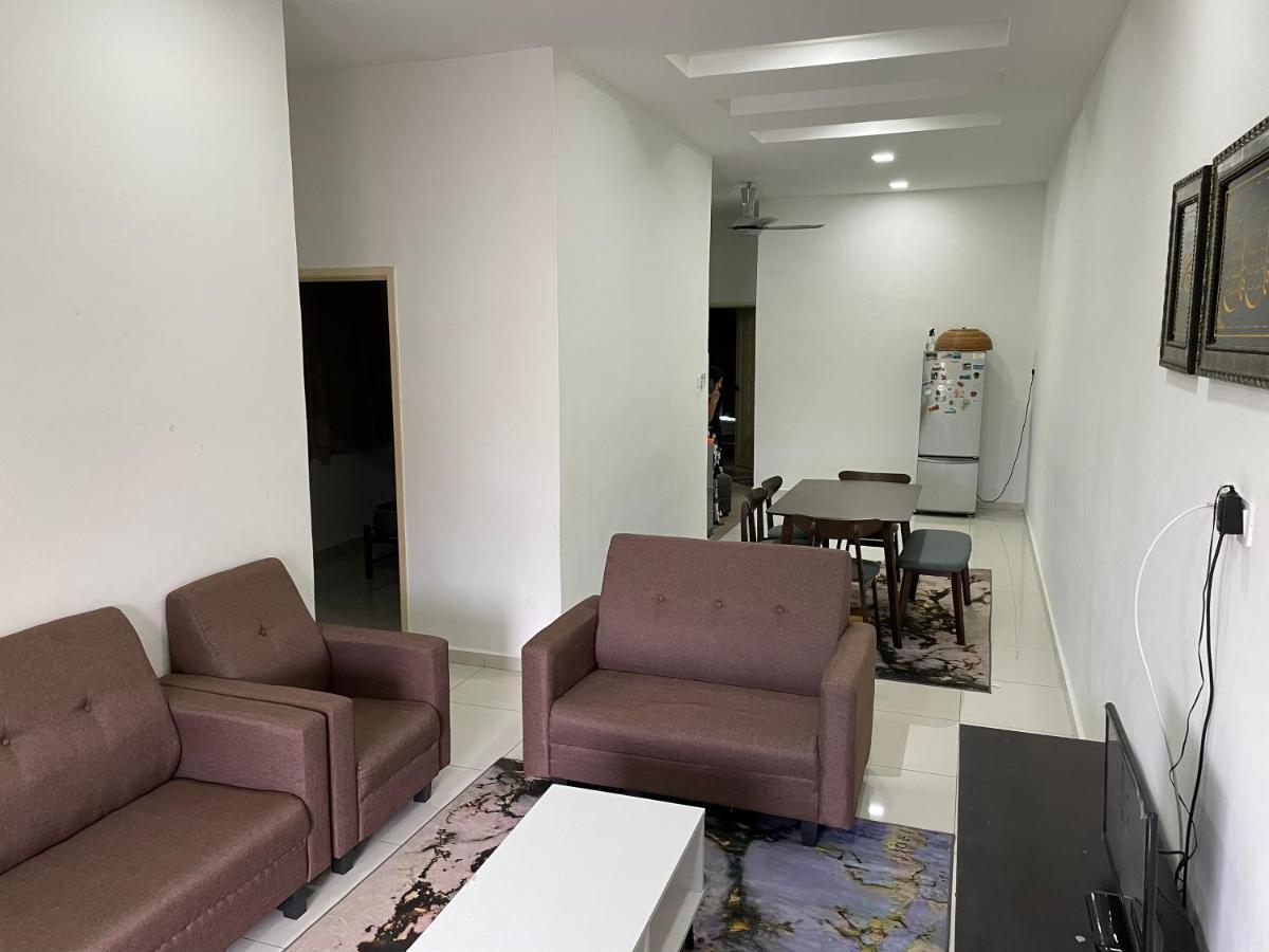 Maryam Homestay Jertih Esterno foto